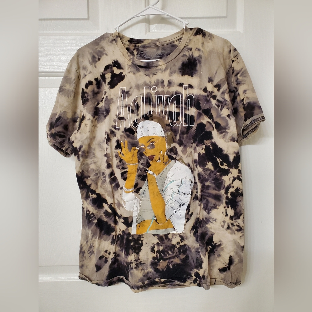 Aaliyah Tee